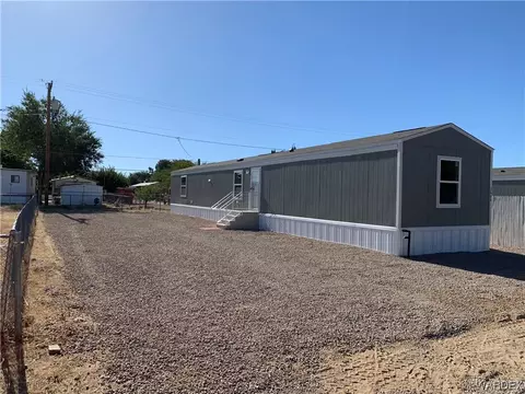 3666 E Bluebird Ln, Kingman, AZ 86409
