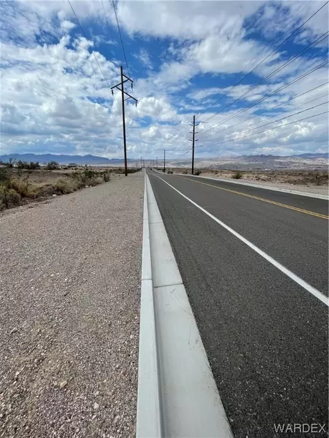 2212 Black Mountain Rd, Bullhead City, AZ 86442