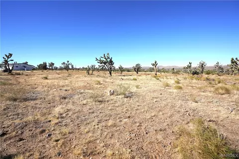 000 N Peacock Dr, Dolan Springs, AZ 86441