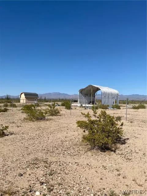 16202 S Kickapoo Dr, Yucca, AZ 86438 photo 3