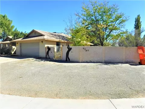9784 N Medicine Point Dr, Kingman, AZ 86401