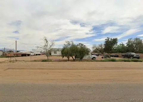5292 W Chino Dr, Golden Valley, AZ 86413