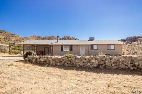 3360 W Chea Dr, Golden Valley, AZ 86413