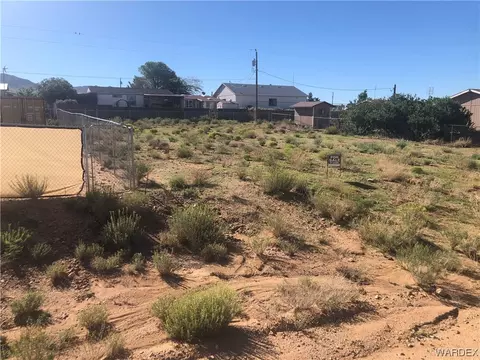 9240 N Diamond Bar Ave, Kingman, AZ 86401