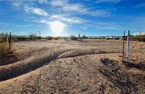 3953 N Mormon Flat Rd, Golden Valley, AZ 86413