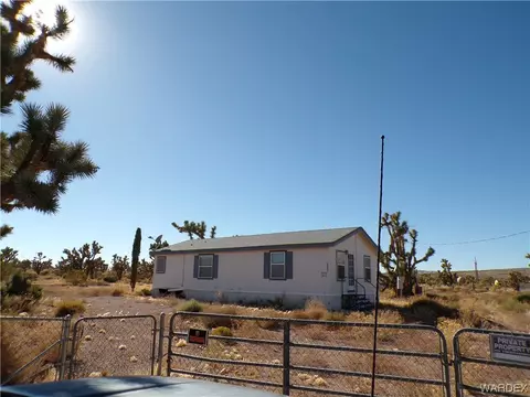 18821 N Quesnel Dr, Dolan Springs, AZ 86441