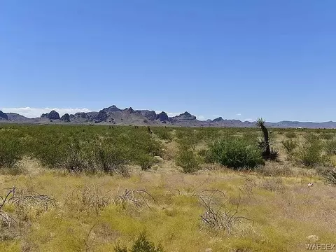 3789 S Epidote Rd, Golden Valley, AZ 86413