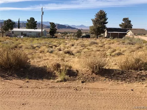 9221 N Cowbelle Ave, Kingman, AZ 86401