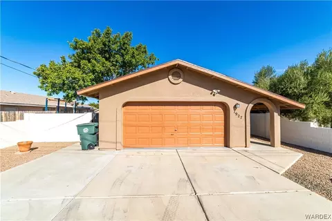 1927 Motor Ave, Kingman, AZ 86401