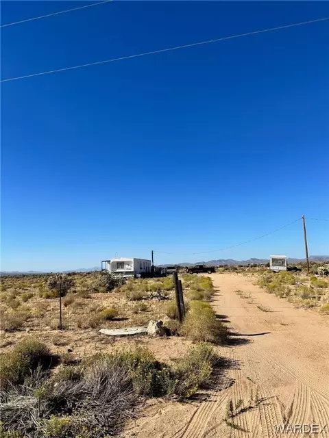 8711 W Horizon Rd, Golden Valley, AZ 86413