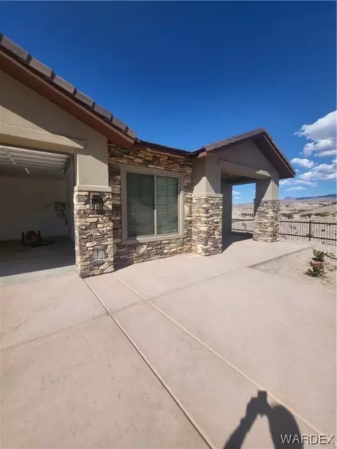 1369 Harker Ct, Bullhead City, AZ 86429