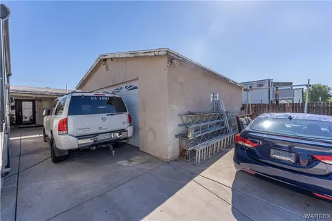 204 Moser Ave, Bullhead City, AZ 86429