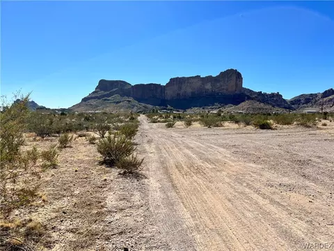 1662 S Glenbar Rd, Golden Valley, AZ 86413
