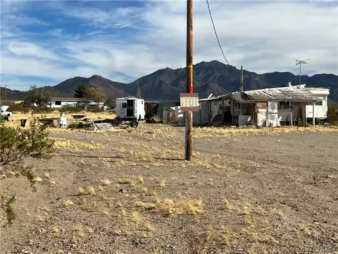 15336 N Holiday Dr, Dolan Springs, AZ 86441