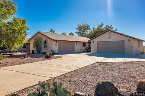 2452 Riverview Dr, Bullhead City, AZ 86442