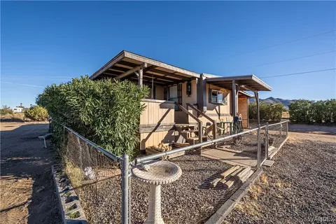 3560 N Hideout Rd, Golden Valley, AZ 86413