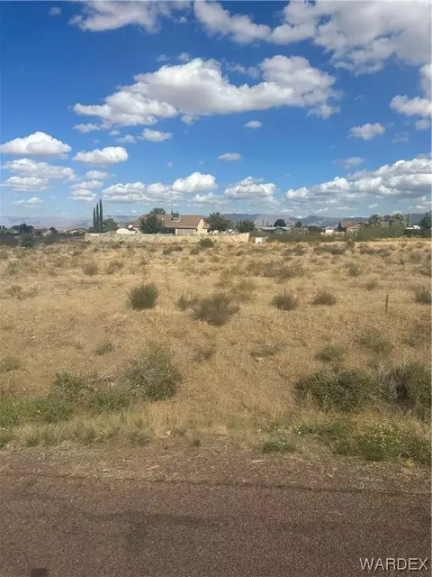 7733 E Monte Tesoro Dr, Kingman, AZ 86401