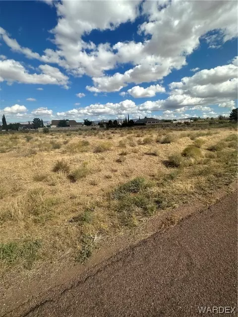 7733 E Monte Tesoro Dr, Kingman, AZ 86401 photo 3