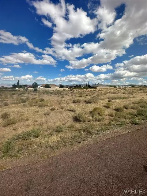 7733 E Monte Tesoro Dr, Kingman, AZ 86401 photo 4