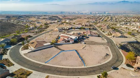 2933 Lakeview Dr, Bullhead City, AZ 86429