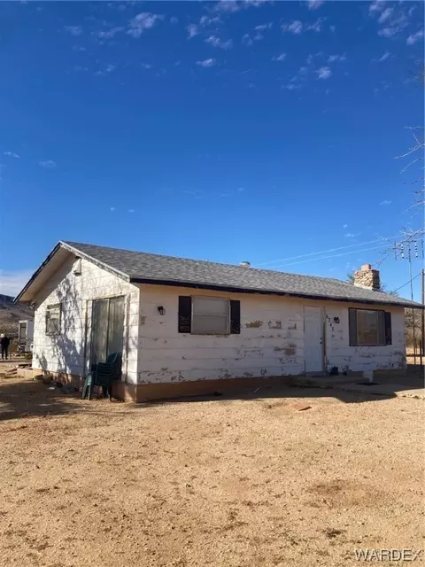 6745 N Stewart Mountain Rd, Golden Valley, AZ 86413