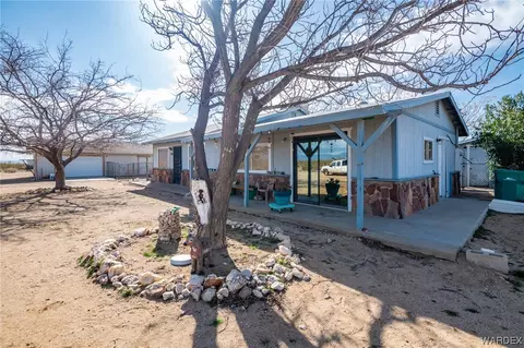 3989 N Ligurta Rd, Golden Valley, AZ 86413