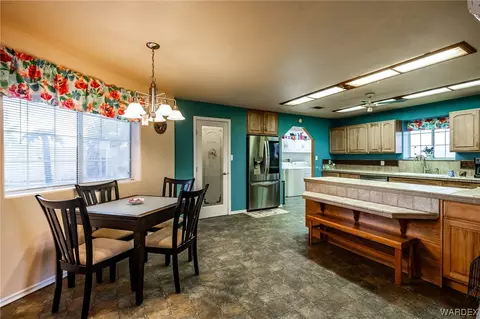 Dining - 10001 E Hwy 66, Hackberry, AZ 86411 photo 2 of 2