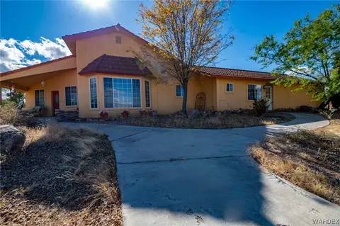 Exterior - 10001 E Hwy 66, Hackberry, AZ 86411 photo 6 of 37