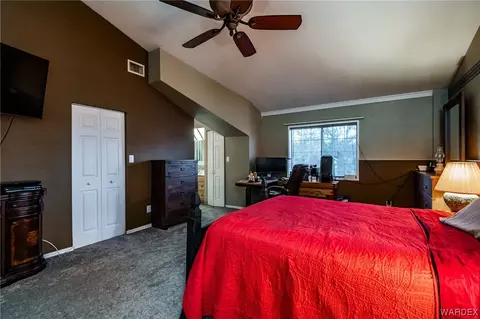 Bedroom - 10001 E Hwy 66, Hackberry, AZ 86411 photo 2 of 8