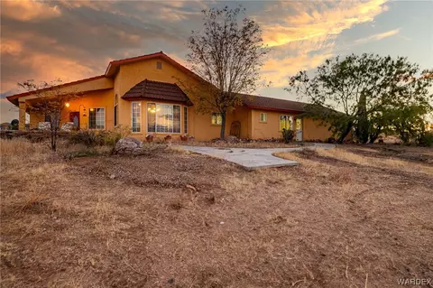 Exterior - 10001 E Hwy 66, Hackberry, AZ 86411 photo 4 of 37