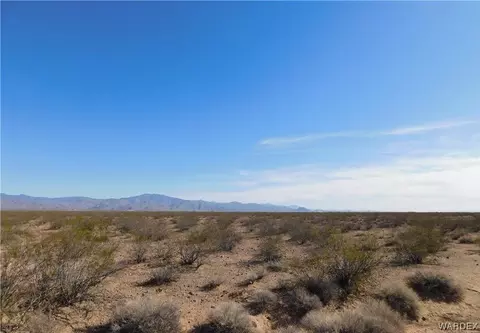 5864 S Ponderosa Rd, Golden Valley, AZ 86413