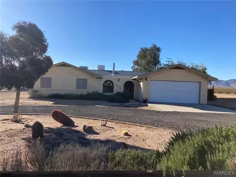 3525 N Milky Way Rd, Golden Valley, AZ 86413