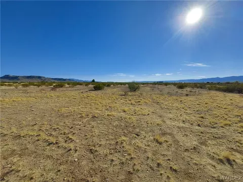 000 W Belle Dr, Golden Valley, AZ 86413