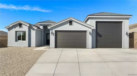 881 Florence Ave, Bullhead City, AZ 86429