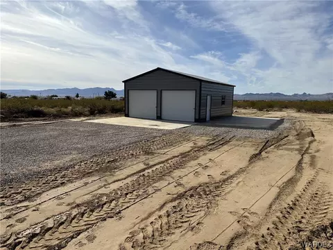 3411 N Hano Rd, Golden Valley, AZ 86413
