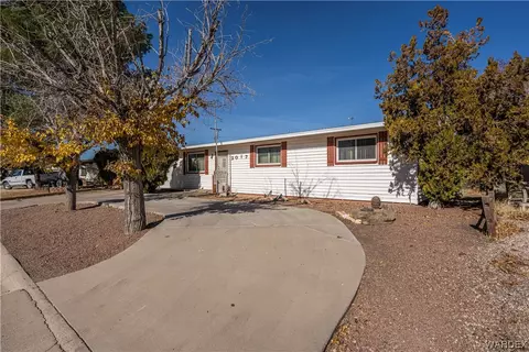 2017 Hope Ave, Kingman, AZ 86401 photo 2