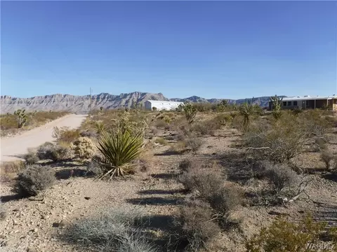 266 W Calico Dr, Meadview, AZ 86444
