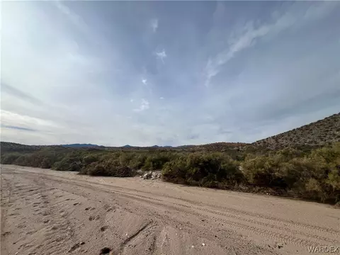 000 Hawk Rd, Kingman, AZ 86409 photo 3