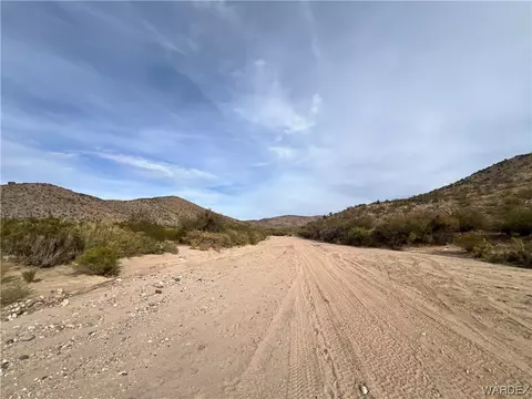 000 Hawk Rd, Kingman, AZ 86409 photo 9