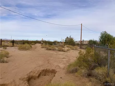 1230 S Mcdougal Ct, Golden Valley, AZ 86413