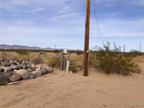 6324 W Collins Dr, Golden Valley, AZ 86413