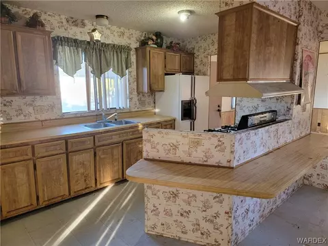 1549 E Devlin Ave, Kingman, AZ 86409 photo 6