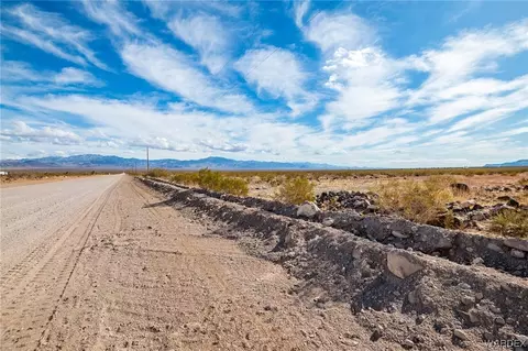Lot 070 West Navajo Dr, Golden Valley, AZ 86413