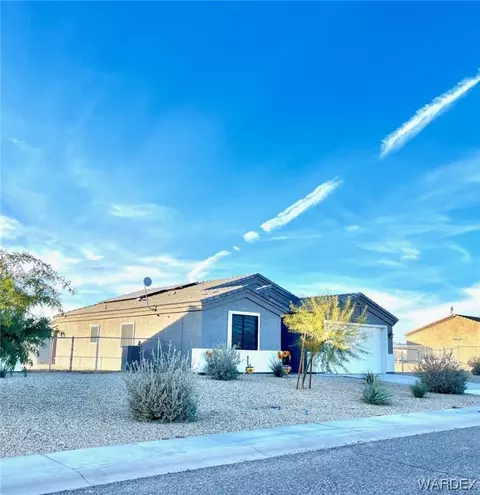 471 S Mormon Flat Rd, Golden Valley, AZ 86413