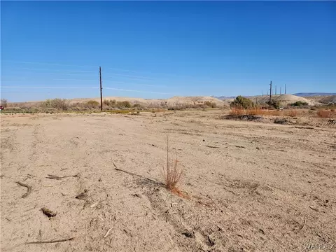 3150 E Courtwright Rd, Mohave Valley, AZ 86440