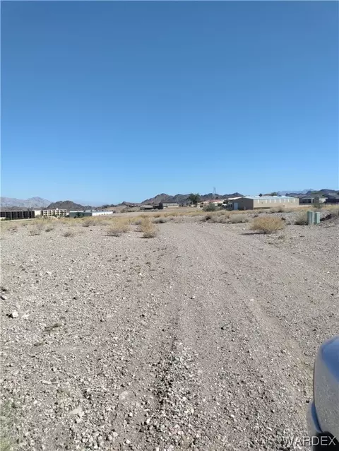 3425 Sunriver Rd, Bullhead City, AZ 86429