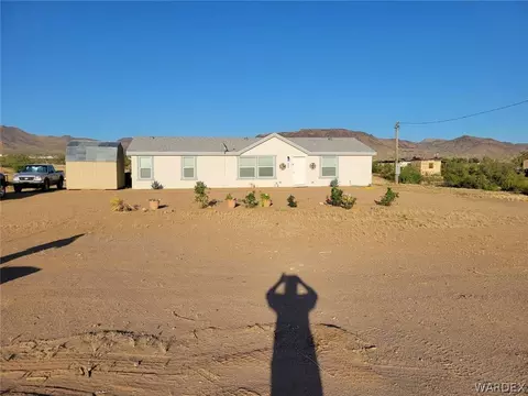 328 Houck Rd, Golden Valley, AZ 86413