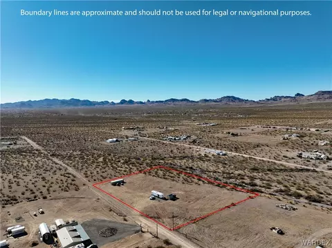4697 N Elfrida Rd, Golden Valley, AZ 86413
