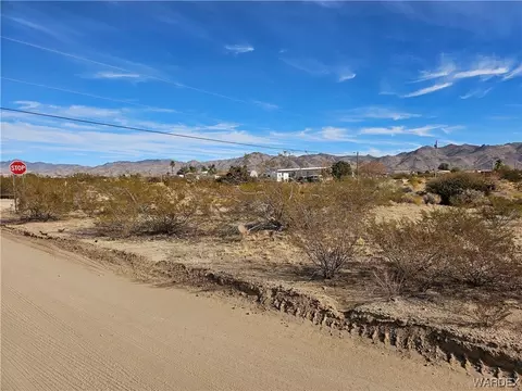 000 Amado Rd # B, Golden Valley, AZ 86413
