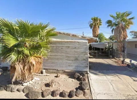 2110 Santa Cruz Ave, Bullhead City, AZ 86442